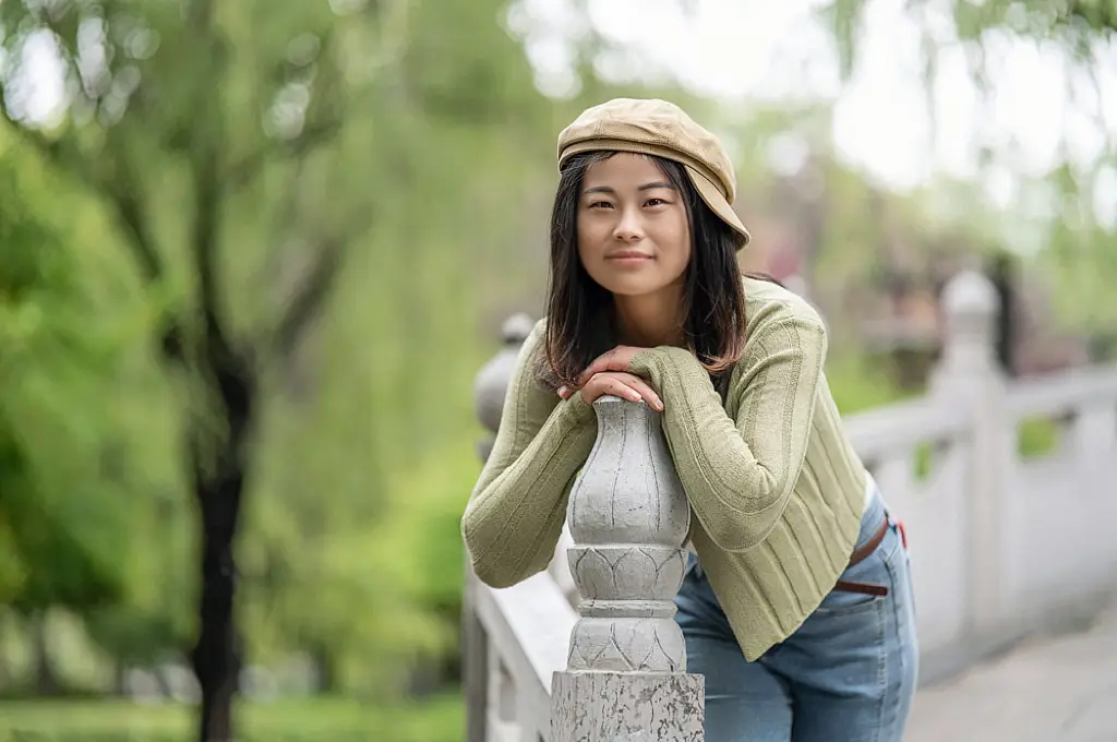 Sunny helps you understand China.